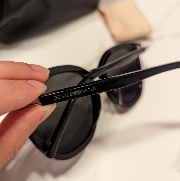 **SOLD** Gentle Monster sunglasses - Six Bears - Picture 6 of 7